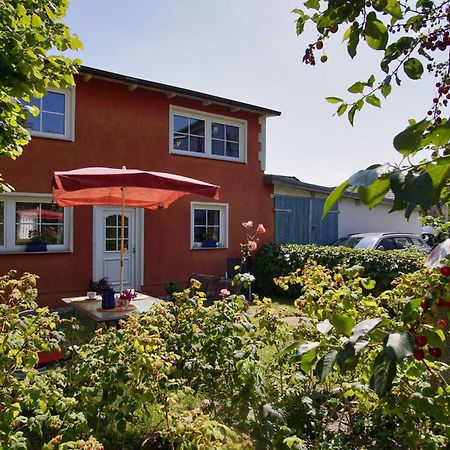 Zentral Aber Ruhig, Terrasse Mit Viel Gruen - Strandnahes Ferienhaus Luki Goehren  Exterior foto